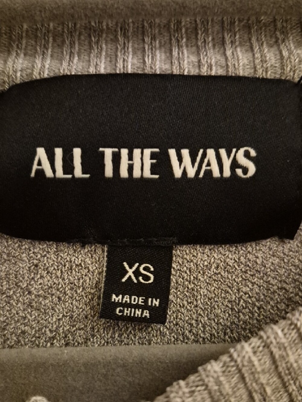 All The Ways Heather Gray Cropped Snap Cardigan - Picture 2 of 3